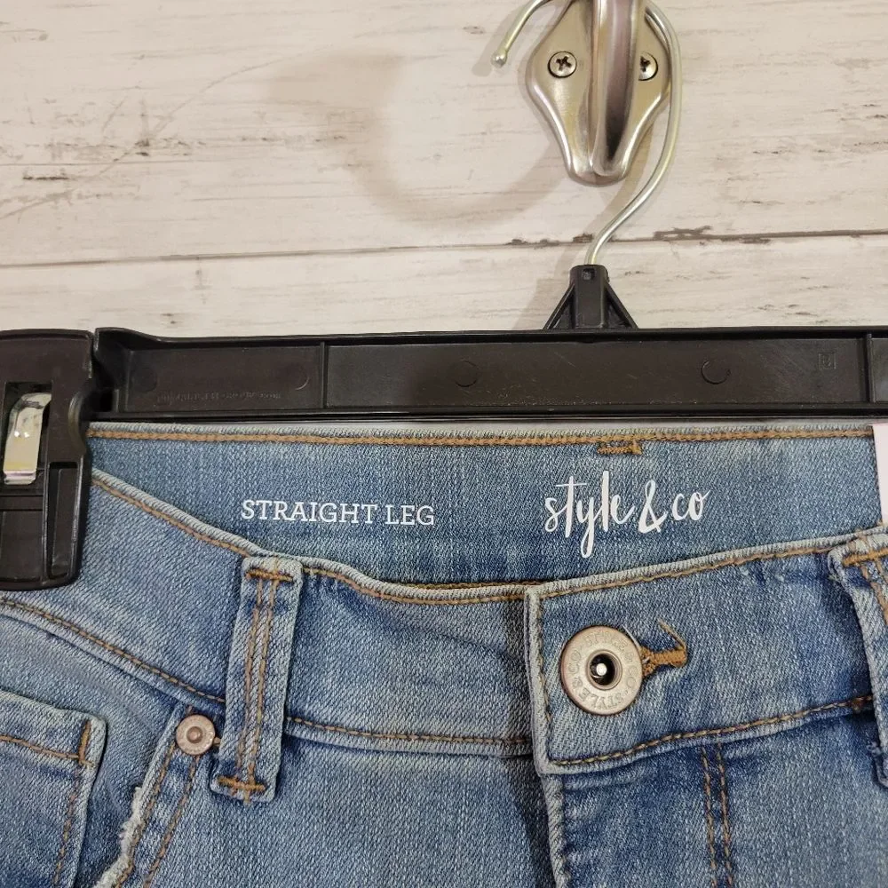 Style & Co High Rise Tummy‎ Control Strsight Leg Light Wash Jeans Size 6 Petite